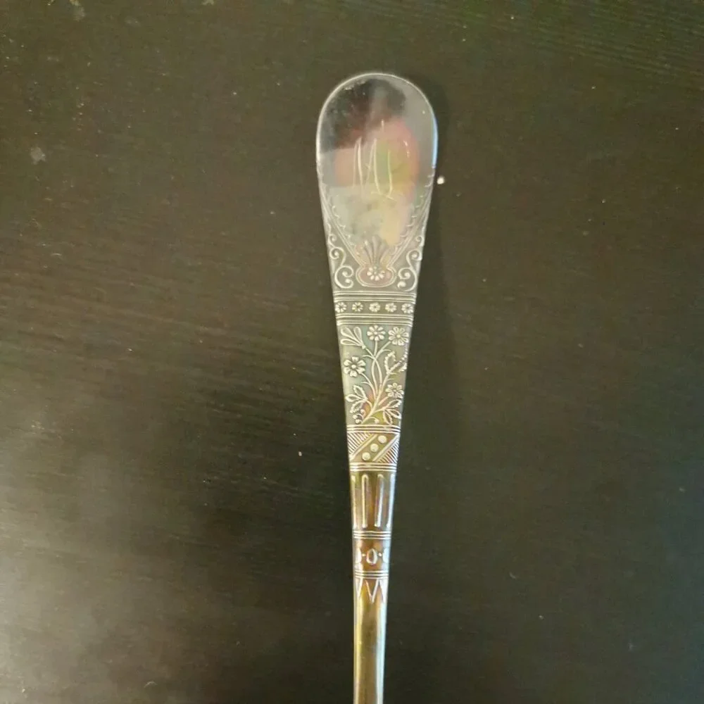 Antique ROGERS BRO Flowers Pattern Silver Plate Ladle